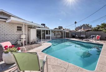 Quiet Chic Trendy Estate /w Private Pool: Scottsdale allows 18 year olds to book a room