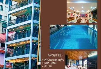 Ho  ng H   Hotel Tam      o allows 18 year olds to book a room