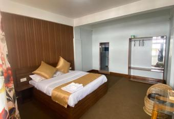 The Valaya Hotel has Smoking/Balcony rooms