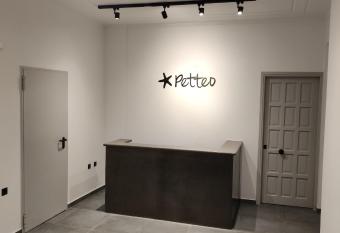 Petteo Serifos allows 18 year olds to book a room