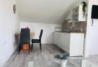 Apartman Castle has Balcony rooms