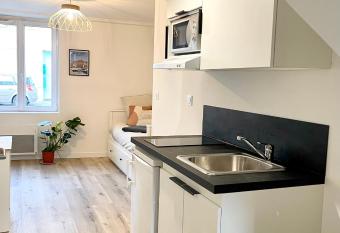 Faubourg des voyageurs n  5 has Balcony rooms