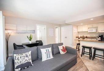 Slopeside Sanctuary - Ski in/Ski out has Balcony rooms