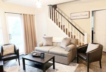 Stylish & Spacious 2 Bedroom, 2 Bath Loft in Blue has Balcony rooms