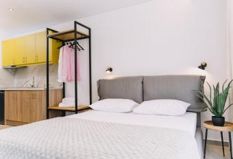 BLUE STONE Luxury Suites has Balcony rooms