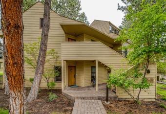 Ski House 155 has Balcony rooms