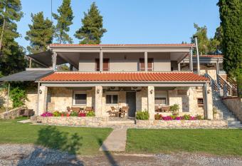 Medusa Rooms has Balcony rooms