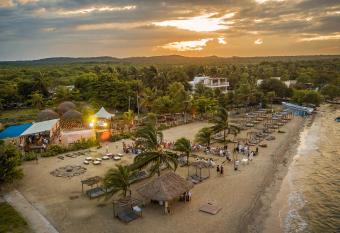 Hotel Fenix Beach Cartagena allows 18 year olds to book a room
