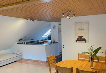 Ger  umiges Maisonette Apartment has Balcony rooms