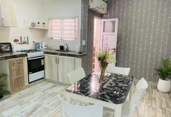 AQUI ES!!! has Balcony rooms