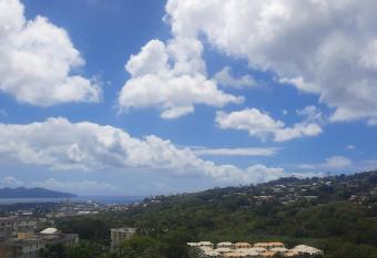 Super appartement T3 proche de tout sans vis-  -vis allows 18 year olds to book a room