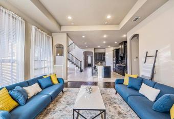 New Listing Modern Escape Theatre & Pool Table has Balcony rooms