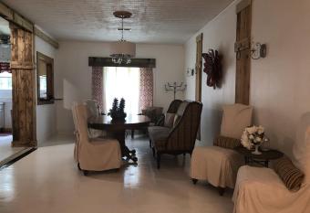 The Covington House has Balcony rooms