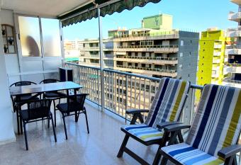 Piso familiar con amplia terraza 300m de la playa has Balcony rooms