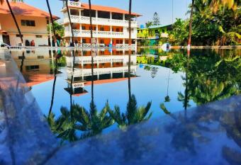 Kiva Beach Reosrt has Balcony rooms