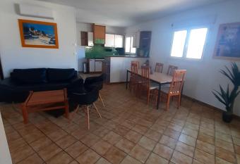 Appartement 70m2 parking gratuit, en centre ville has Balcony rooms