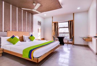 Treebo Trend Admiral Suites New Usmanpura allows 18 year olds to book a room