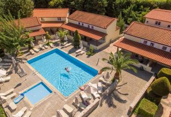 Aegean View Aqua Resort allows 18 year olds to book a room