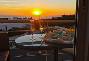 Amazing Lodge by the Ocean - Fully equipped! has Balcony rooms