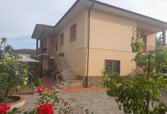 CASA CAMELIA has Balcony rooms