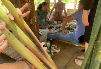 Ho  ng   nh - Kon Xom Luh has Balcony rooms