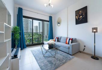 The Oasis - Serene 1 bedroom Apt has rooms with a private hot tub