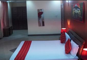 Luxury Beach Villa Inn has Balcony rooms