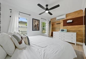 CERSEI LANNISTER SUITE at THE KarINN BOUTIQUE HOTEL - Downtown Ft Lauderdale 6 has Balcony rooms