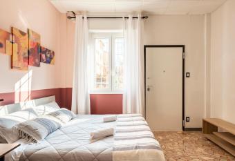 Casa 18 Fiera Apartments - Self Check In allows 18 year olds to book a room