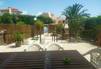 Casa Frade allows 18 year olds to book a room