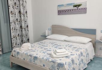 La Veranda has Balcony rooms