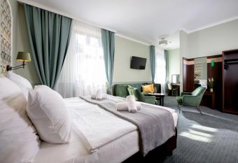 Amber Boutique Hotels - Hotel Amber allows 18 year olds to book a room