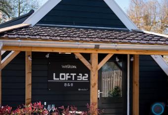Loft 32 has Balcony rooms