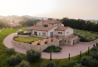 Hortus Natural Living allows 18 year olds to book a room