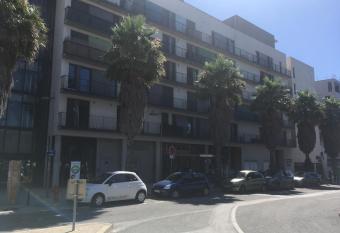 Studio proche des plages avec place de parking priv  e. has Balcony rooms