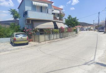 APARTMENT OIKONOMOU has Balcony rooms