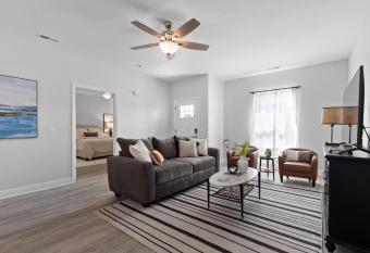 Peaceful single level 3BR ranch close to Chattanooga has Balcony rooms