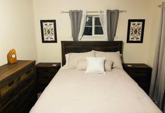 Beautiful Room in Fair Oaks allows 18 year olds to book a room
