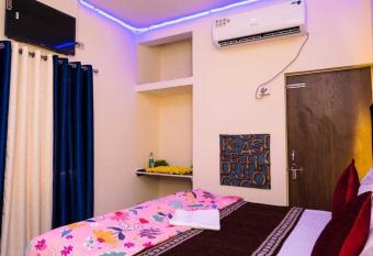 POP Hotel Blue Star allows 18 year olds to book a room