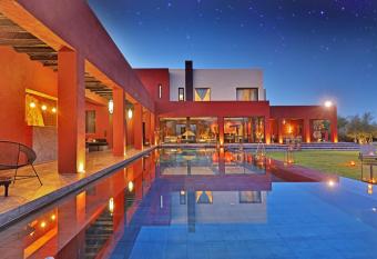 7 bedrooms villa with shared pool jacuzzi and enclosed garden at Marrakech has rooms with a private hot tub