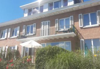 La Pairelle has Balcony rooms