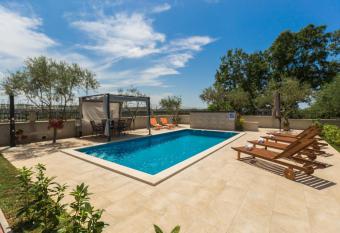 Holiday Home Giovanna has Balcony rooms