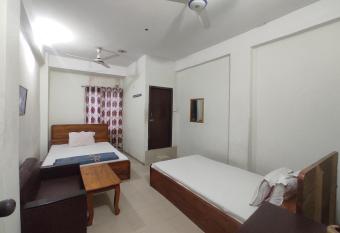 Hotel Labbaik allows 18 year olds to book a room