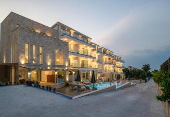 Hanioti Central Hotel has Balcony rooms