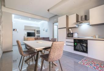 Appartamento a due passi dal mare has Balcony rooms