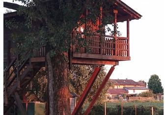 La Casa sull albero Oasi Certosa di Pavia has Balcony rooms