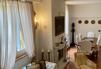 Rooftop Garden allows 18 year olds to book a room