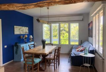 appartamento luminoso has Balcony rooms