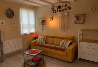 Houssen/Colmar:     Chez Lin   Doux    , le Nid Alsacien allows 18 year olds to book a room