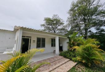 VILLETA, CASA CAMPESTRE CERCA DE PAYANDE has Balcony rooms